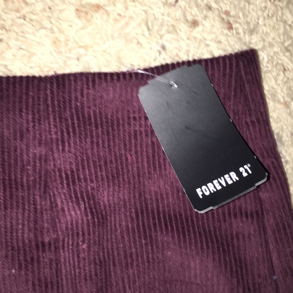 Corduroy maroon skirt with zipper back - Picture 3 of 3